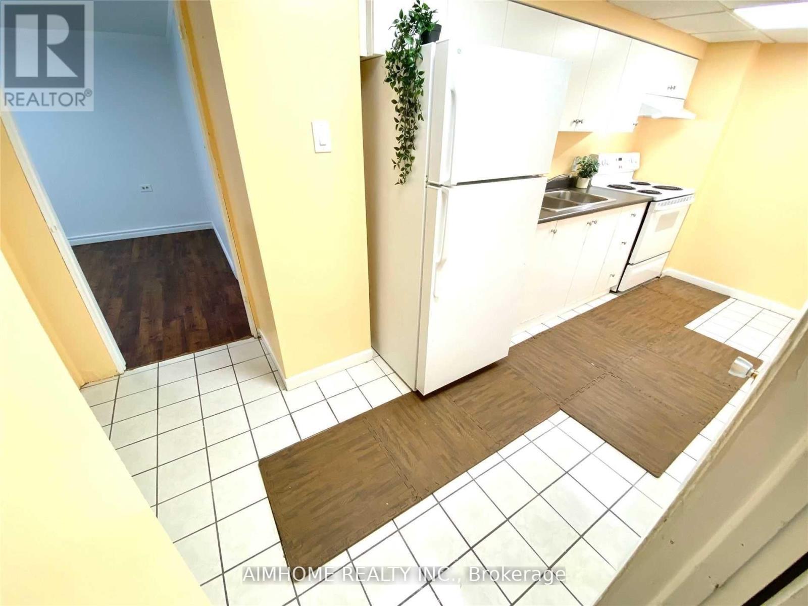 18 Rockport (Bsmt) Crescent S, Richmond Hill, Ontario  L4C 2L6 - Photo 19 - N12988590