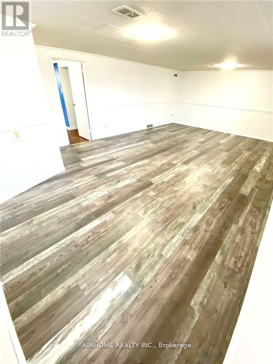 18 Rockport (Bsmt) Crescent S, Richmond Hill, Ontario  L4C 2L6 - Photo 21 - N12988590