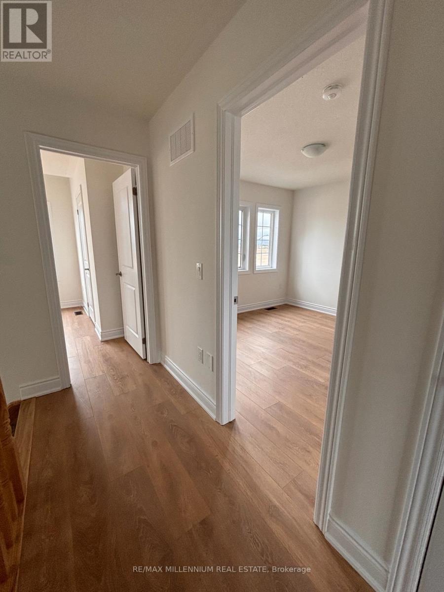 11 Mission Street, Wasaga Beach, Ontario  L0M 1S0 - Photo 12 - S12988578