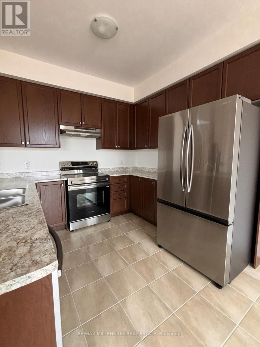 11 Mission Street, Wasaga Beach, Ontario  L0M 1S0 - Photo 2 - S12988578