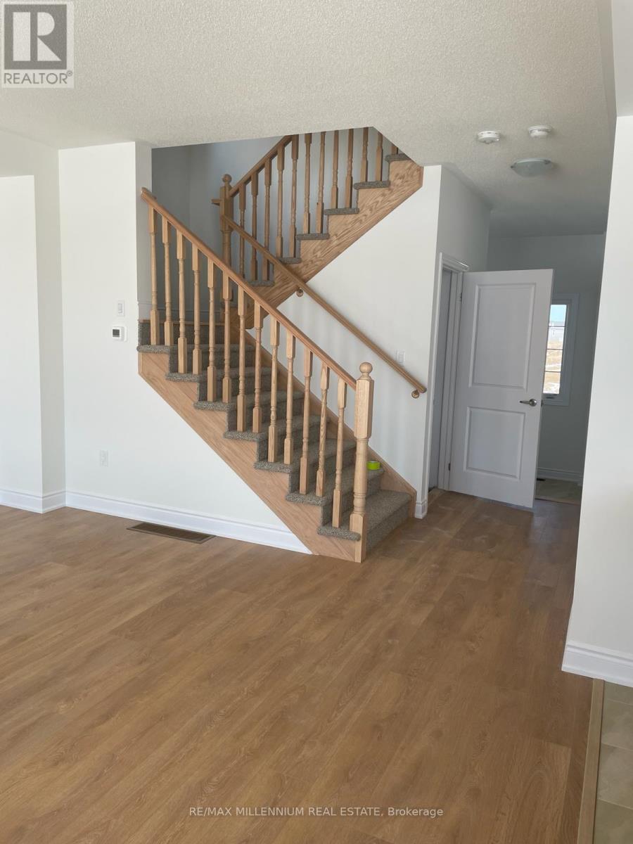 11 Mission Street, Wasaga Beach, Ontario  L0M 1S0 - Photo 6 - S12988578