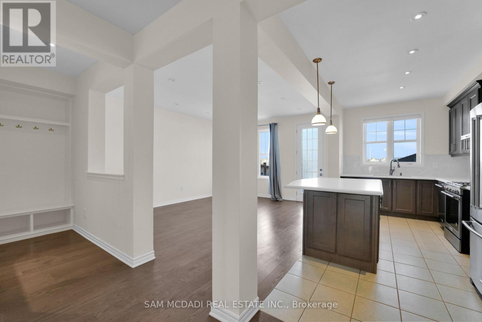 1395 Chretien Street, Milton, Ontario  L9E 1G7 - Photo 10 - W12988574