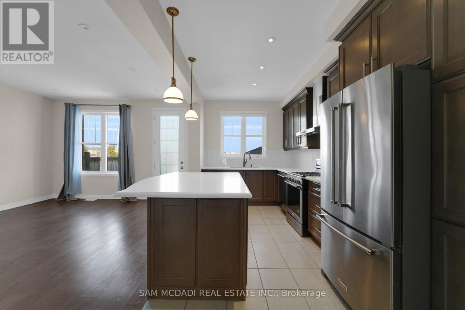 1395 Chretien Street, Milton, Ontario  L9E 1G7 - Photo 11 - W12988574