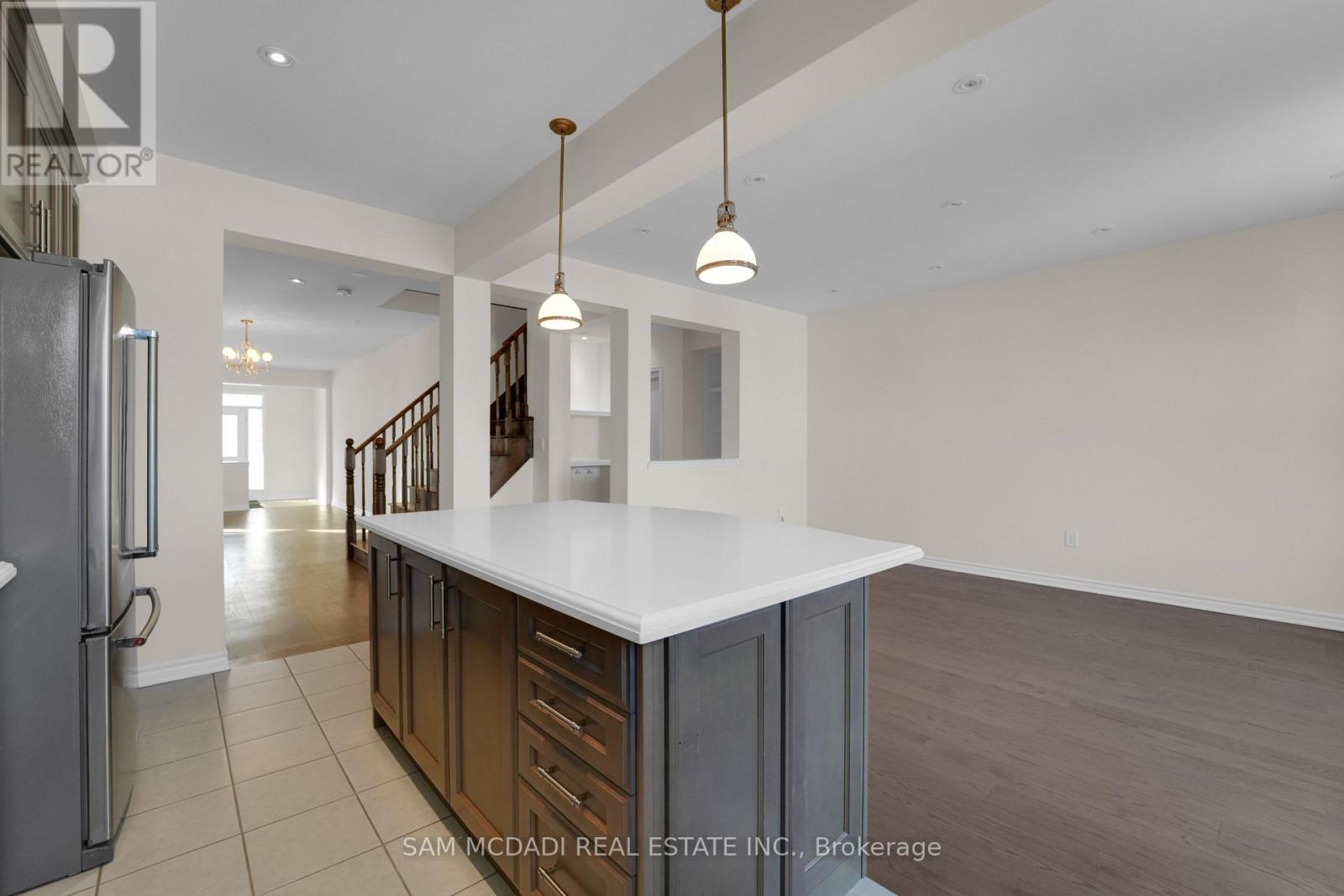 1395 Chretien Street, Milton, Ontario  L9E 1G7 - Photo 15 - W12988574