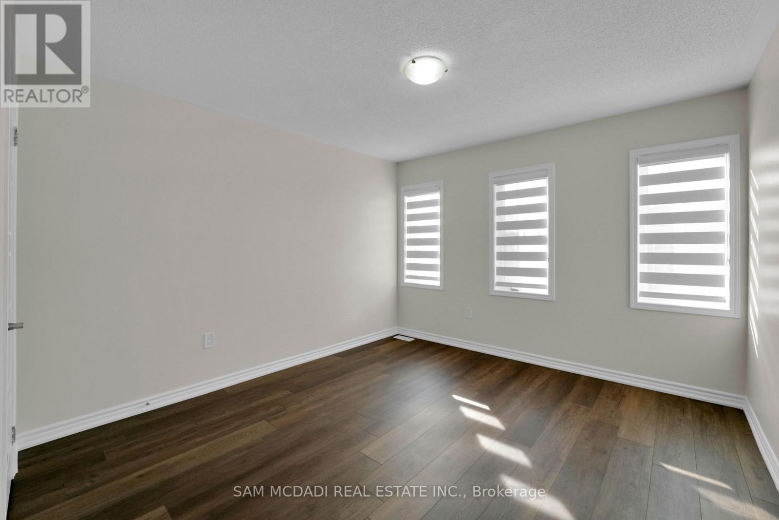 1395 Chretien Street, Milton, Ontario  L9E 1G7 - Photo 34 - W12988574