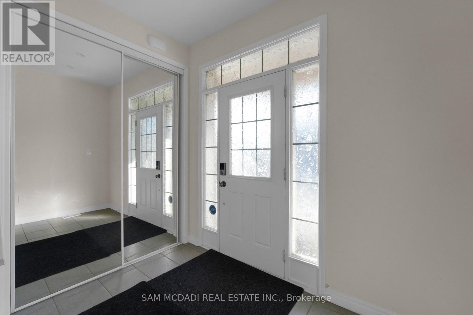 1395 Chretien Street, Milton, Ontario  L9E 1G7 - Photo 5 - W12988574