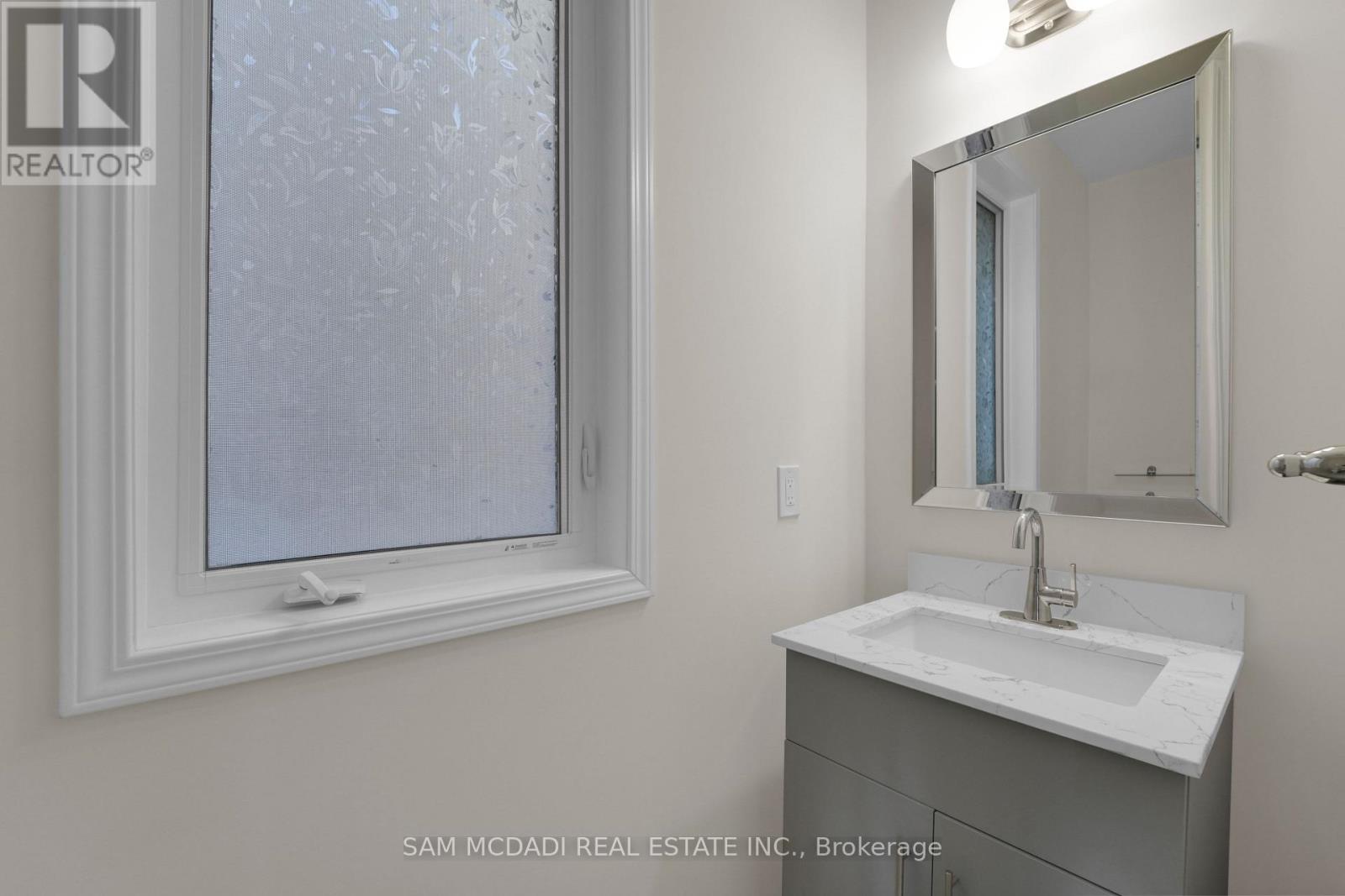 1395 Chretien Street, Milton, Ontario  L9E 1G7 - Photo 9 - W12988574