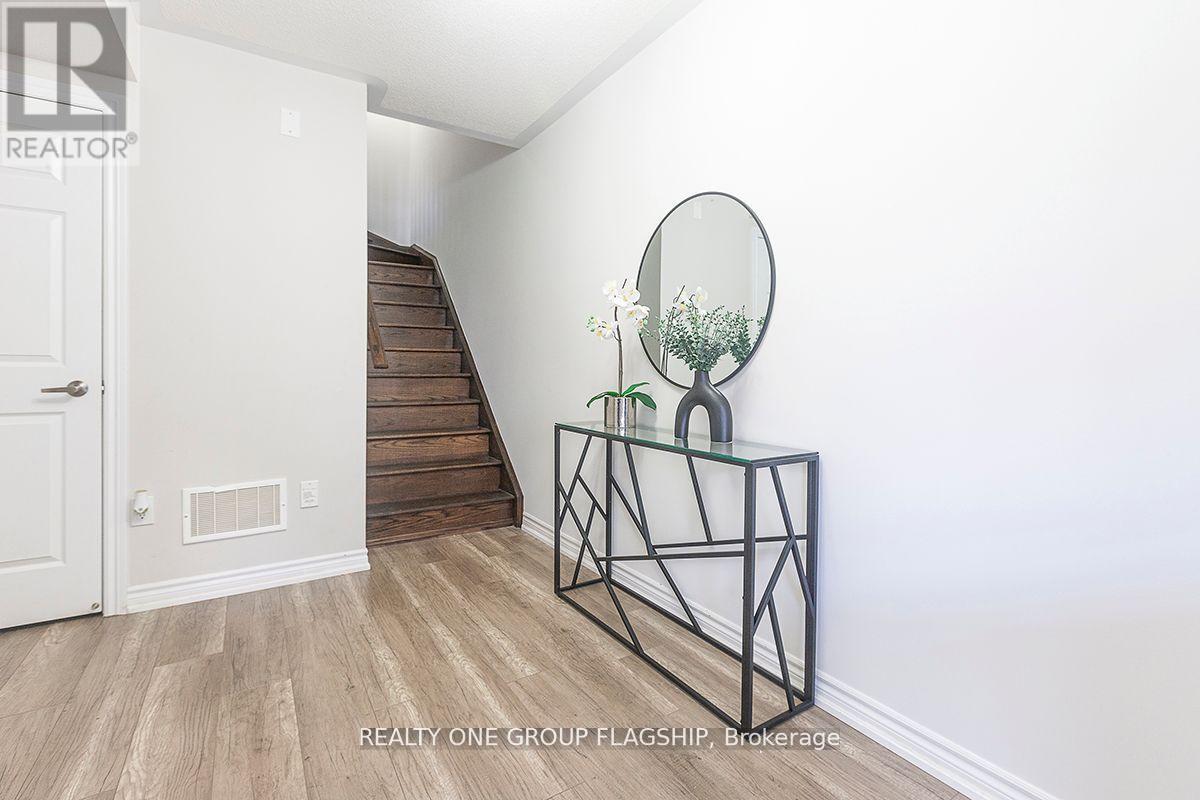 22 - 2435 Greenwich Drive, Oakville, Ontario  L6M 0S4 - Photo 3 - W12988592