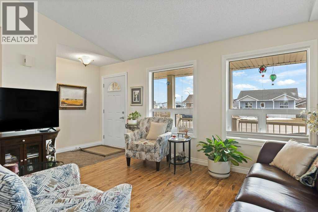 48 Sunrise Close SE, High River, Alberta  T1V 1Z3 - Photo 4 - A2300728