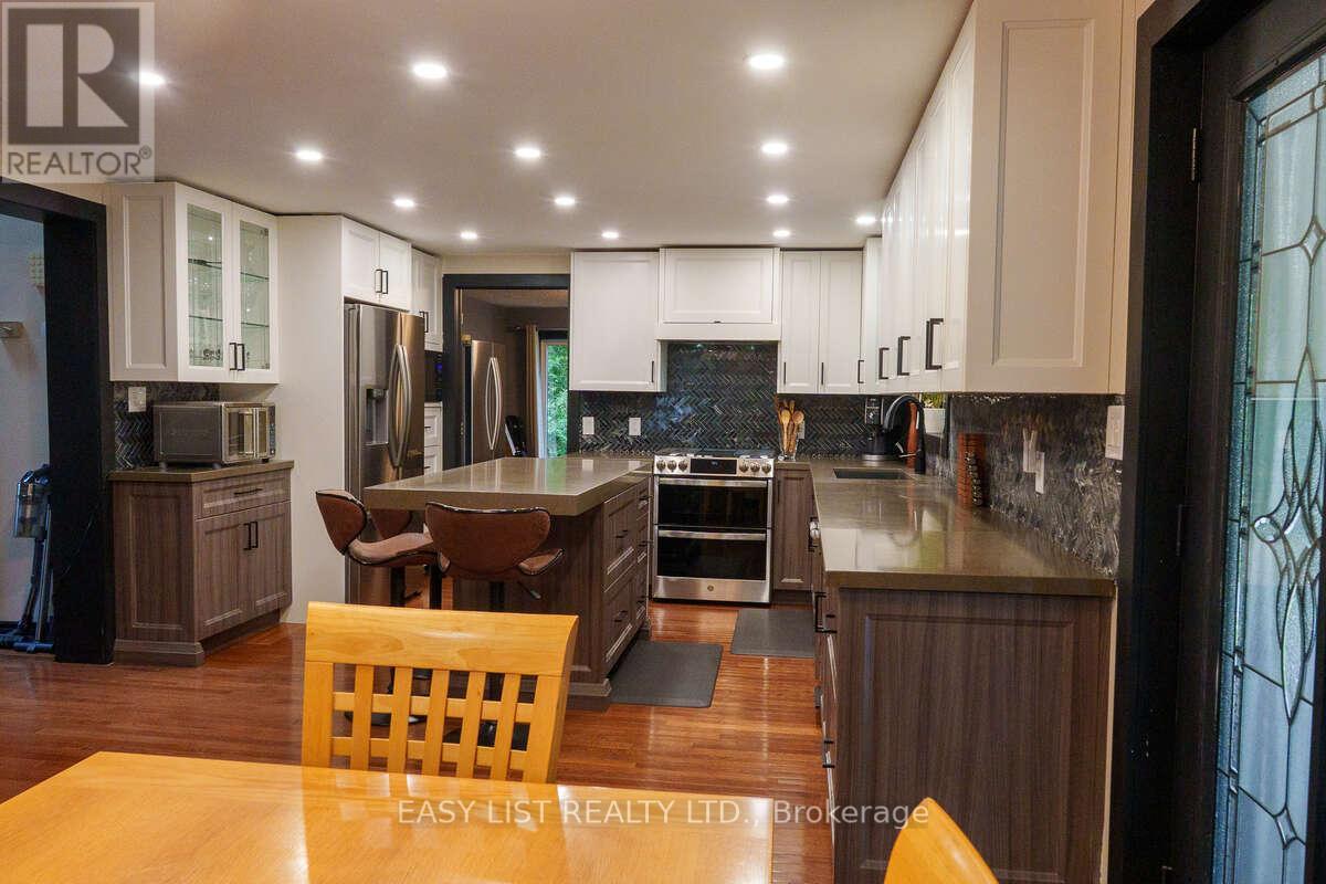 Unknown Address, ,    - Photo 19 - X12988546