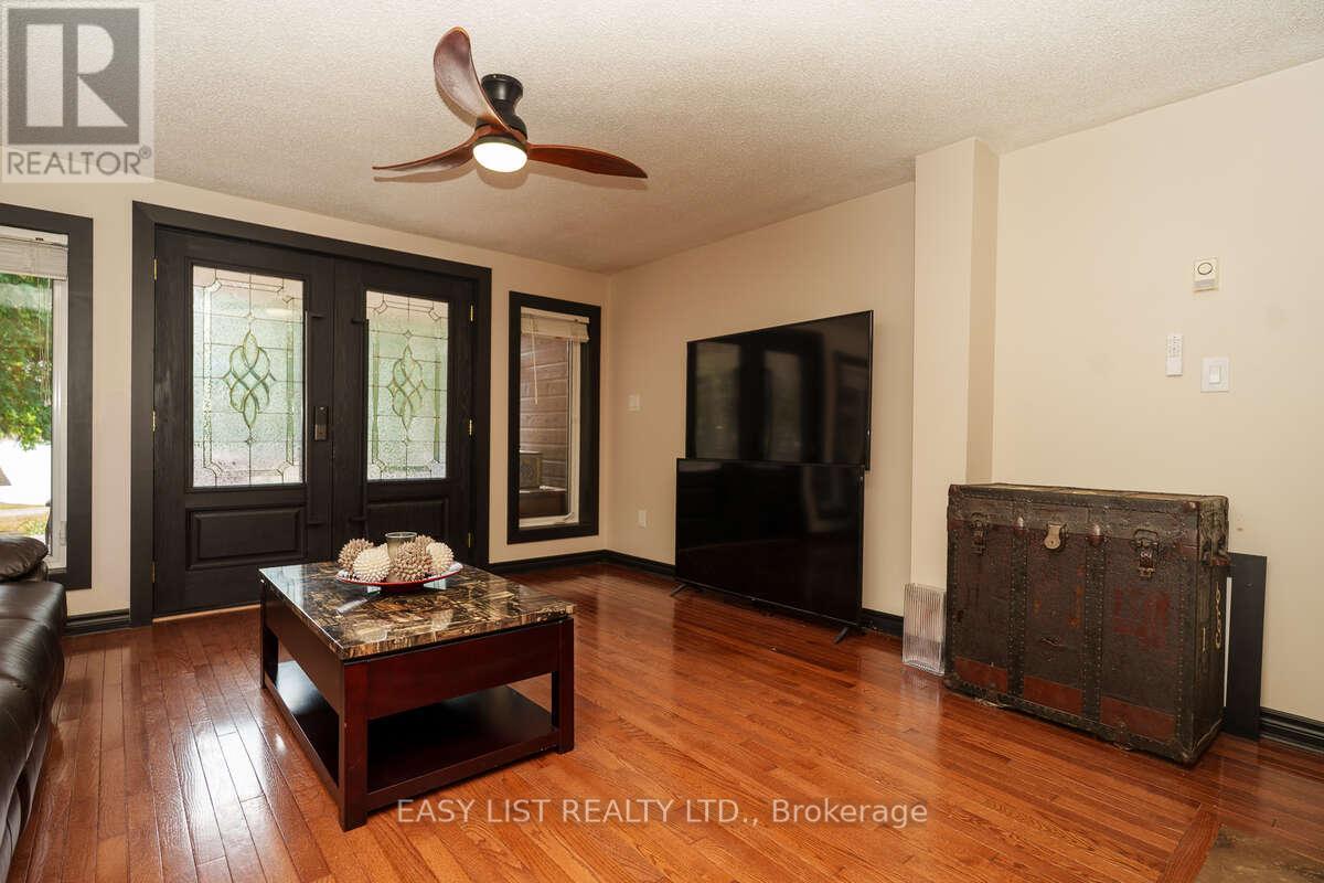 Unknown Address, ,    - Photo 32 - X12988546