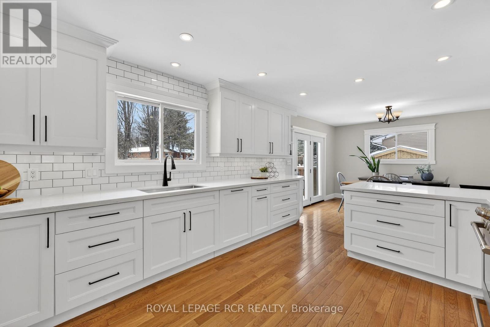 18 Westvale Drive, Bracebridge, Ontario  P1L 1B5 - Photo 4 - X12918318