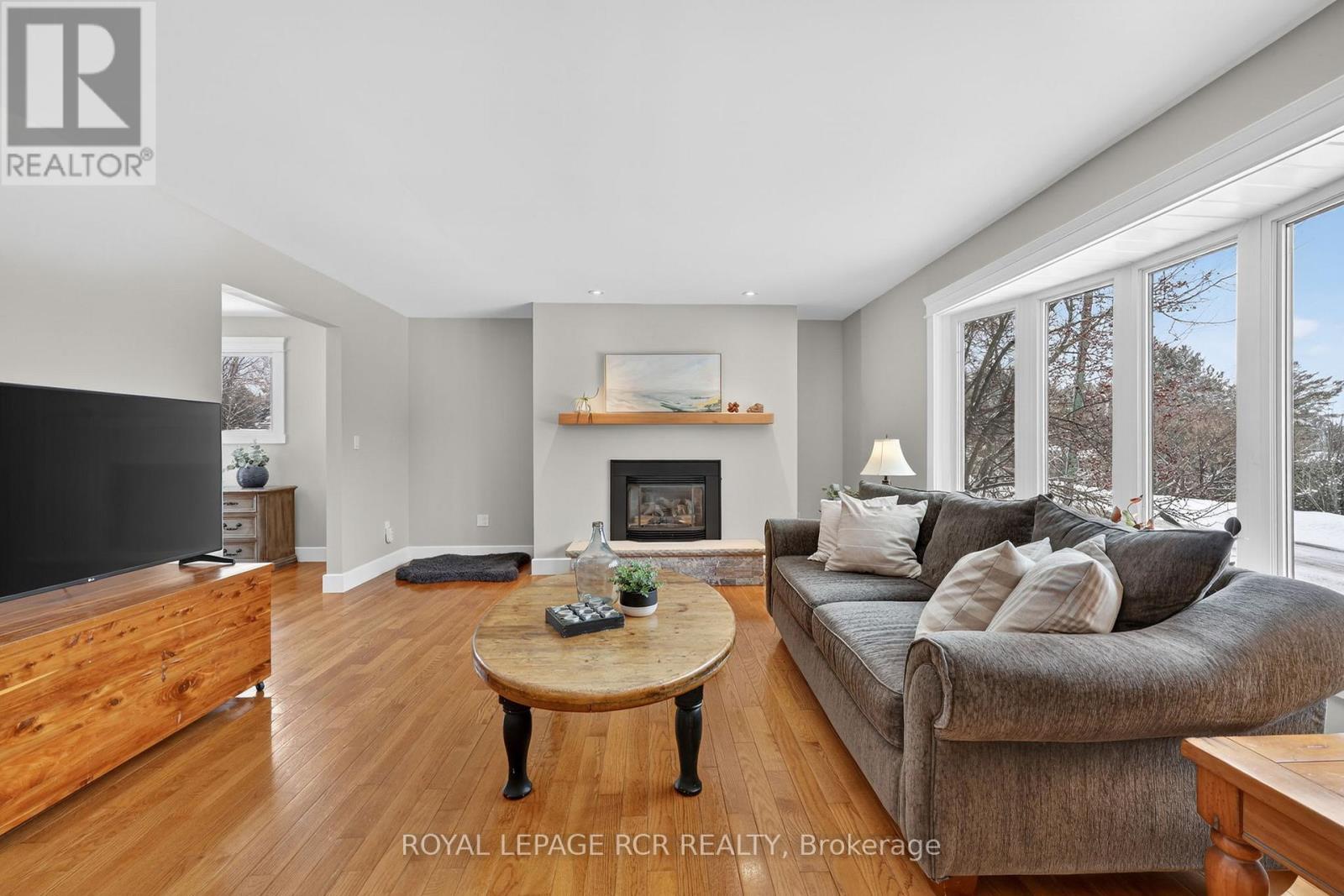 18 Westvale Drive, Bracebridge, Ontario  P1L 1B5 - Photo 6 - X12918318