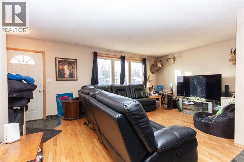 84 Nash Street, Red Deer, Alberta  T4P 1P2 - Photo 3 - A2284411