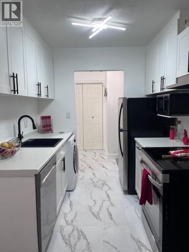 212 780 PREMIER STREET, North Vancouver, British Columbia