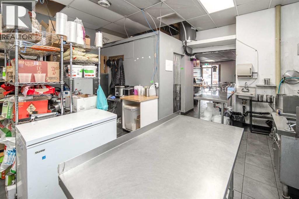 2111 Centre Street Nw, Calgary, Alberta  T2E 2T2 - Photo 35 - A2288674