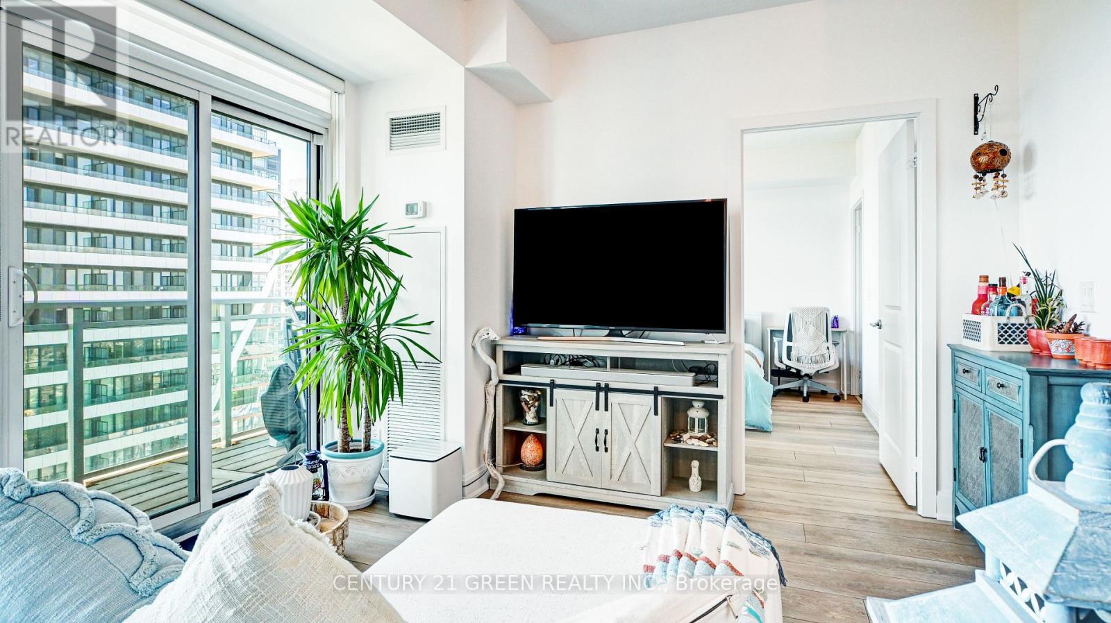 2811 - 33 Shore Breeze Drive, Toronto, Ontario  M8V 0G1 - Photo 12 - W12988600