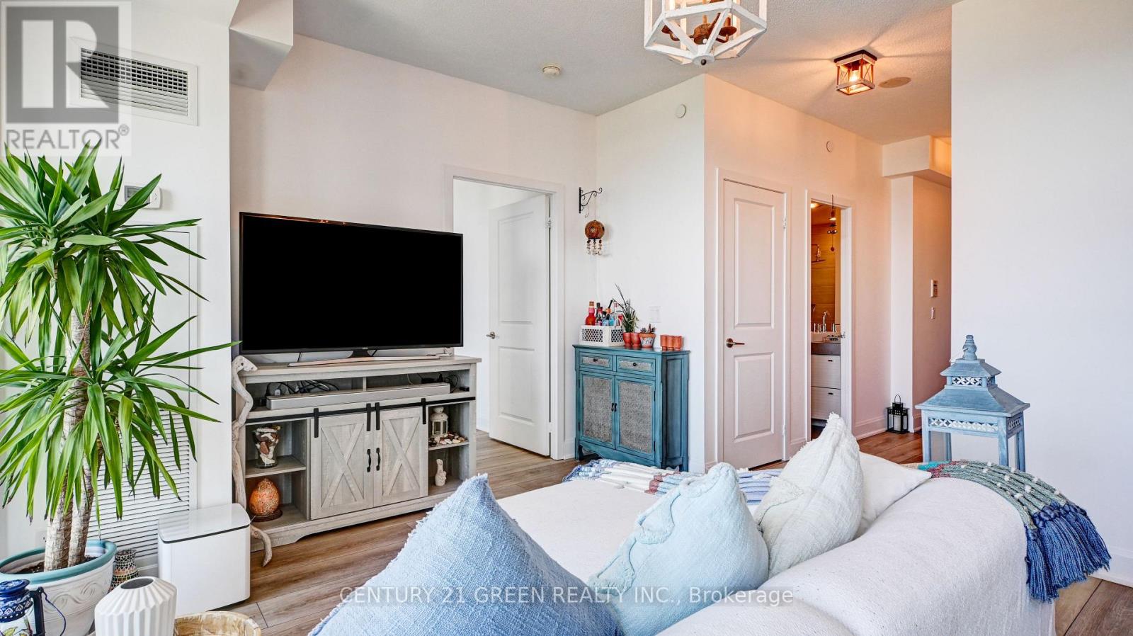 2811 - 33 Shore Breeze Drive, Toronto, Ontario  M8V 0G1 - Photo 13 - W12988600