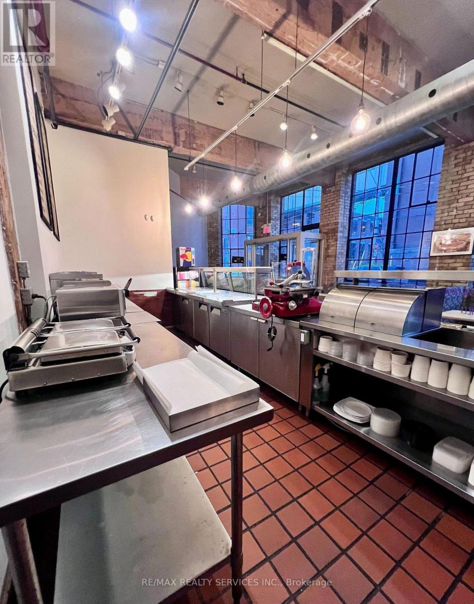 159 Liberty Street, Toronto, Ontario  M6K 3G3 - Photo 6 - W12988606