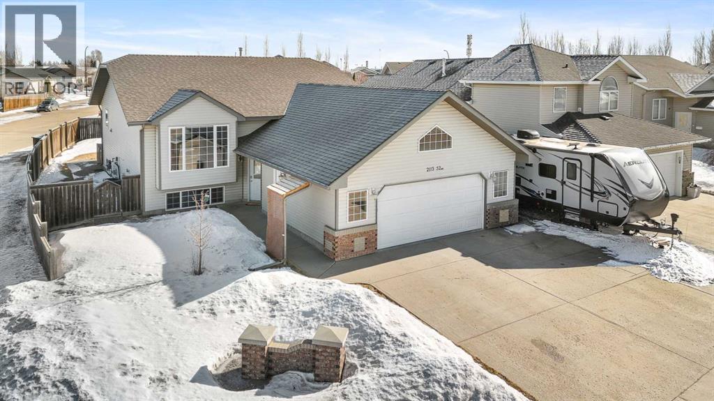 2113 52 Avenue, Lloydminster, Alberta  T9V 3H2 - Photo 2 - A2291956