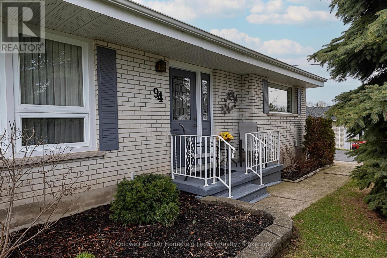 94 William Street N, St. Marys, Ontario  N4X 1B8 - Photo 3 - X12771056