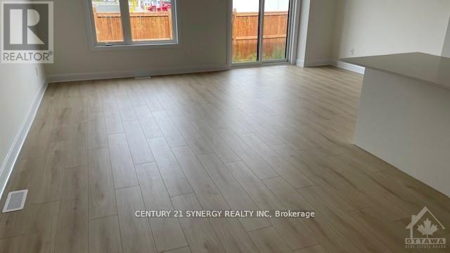 110 Succession Court, Ottawa, Ontario  K2S 2Z8 - Photo 4 - X12988610