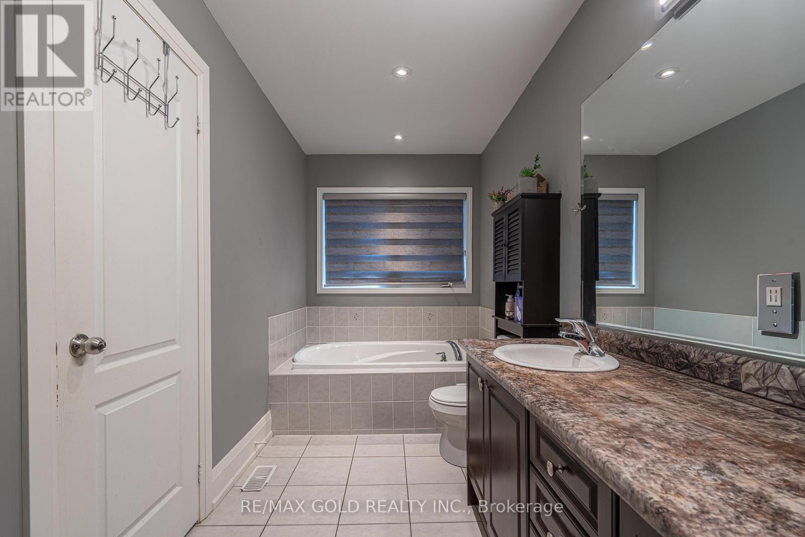 61 Yellowknife Road, Brampton, Ontario  L6R 0B3 - Photo 20 - W12979510