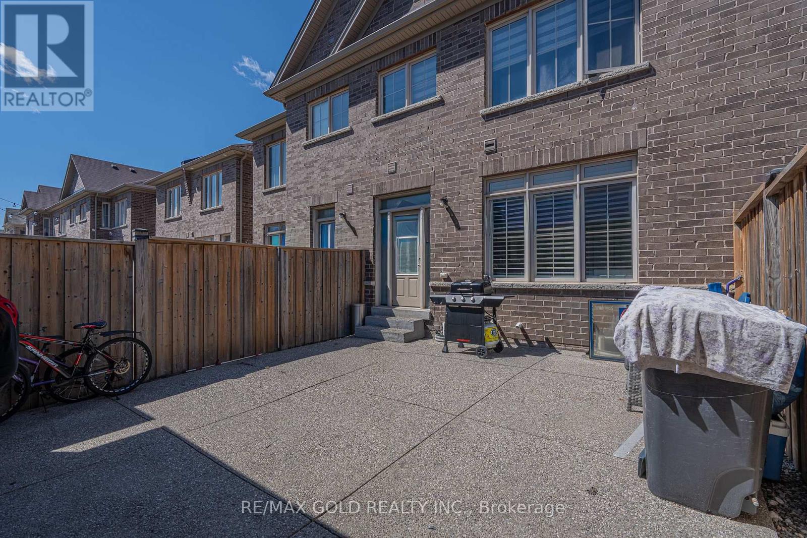 61 Yellowknife Road, Brampton, Ontario  L6R 0B3 - Photo 32 - W12979510