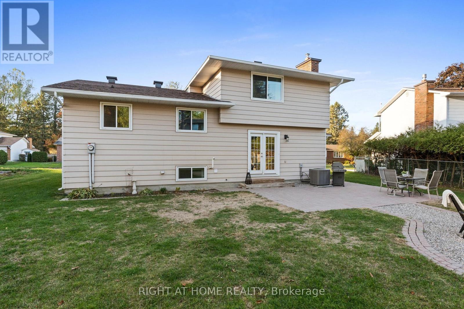 12 Butterfield Road, Ottawa, Ontario  K0A 3P0 - Photo 38 - X12727102