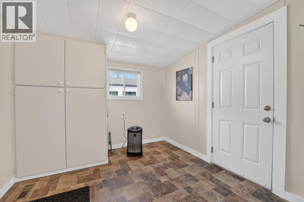 64, 2715 Westside Drive W, Lethbridge, Alberta  T1J 4M9 - Photo 3 - A2297465