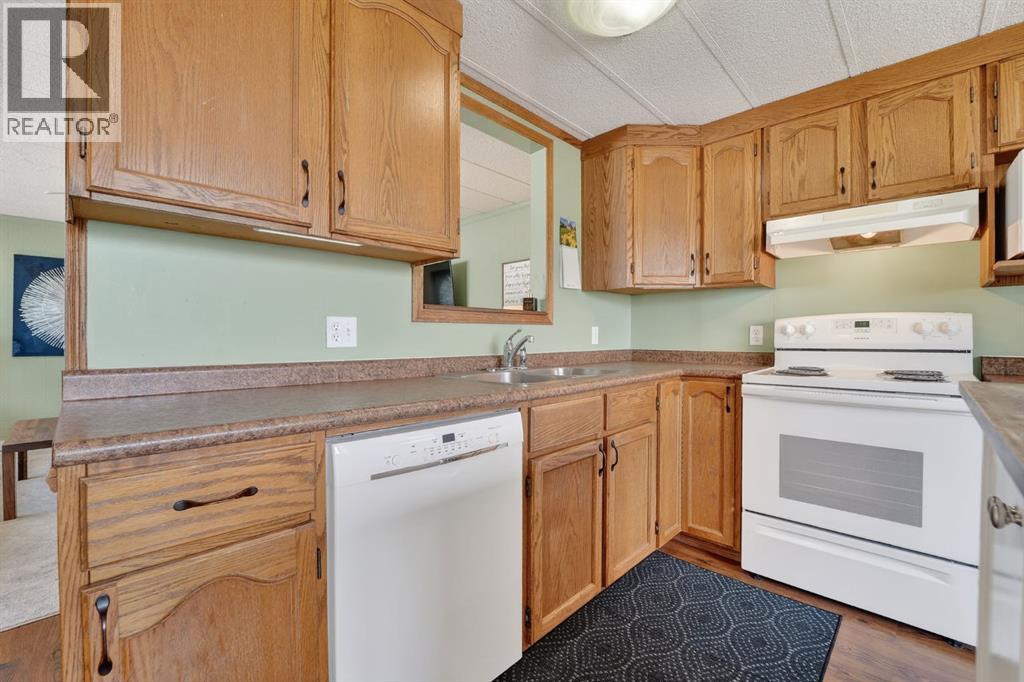 64, 2715 Westside Drive W, Lethbridge, Alberta  T1J 4M9 - Photo 7 - A2297465