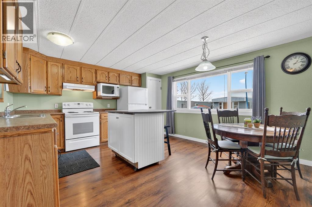 64, 2715 Westside Drive W, Lethbridge, Alberta  T1J 4M9 - Photo 5 - A2297465