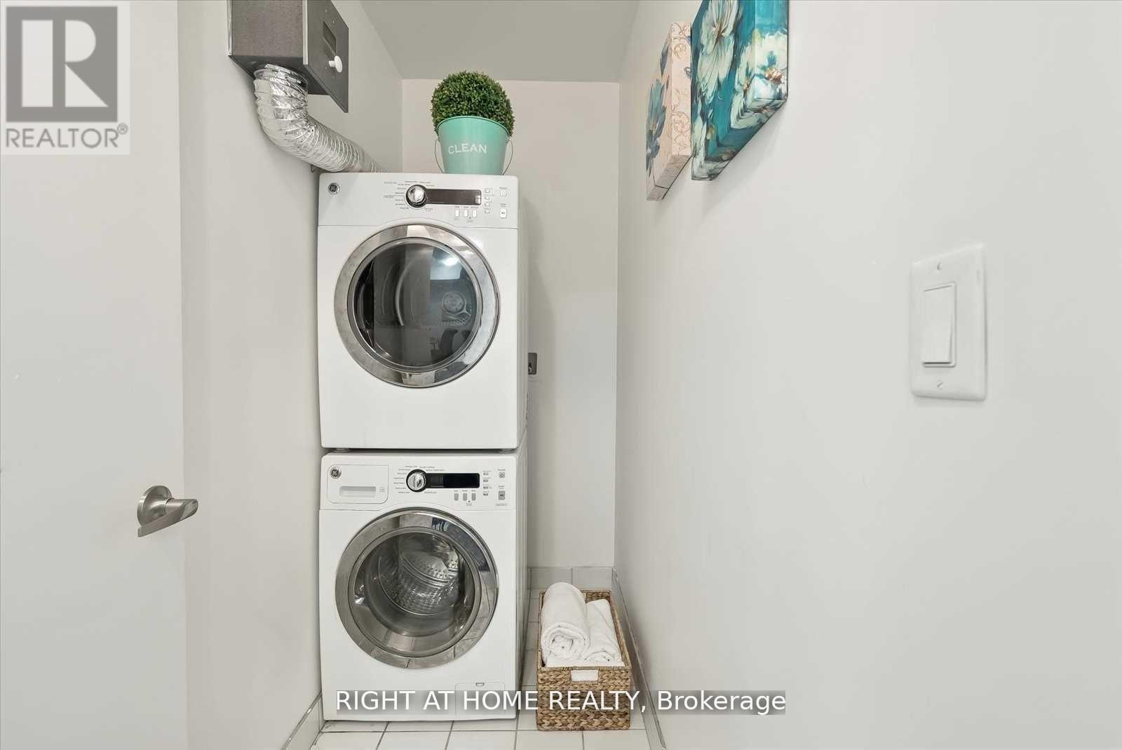 217 - 3560 St Clair Avenue E, Toronto, Ontario  M1K 2A7 - Photo 11 - E12988620