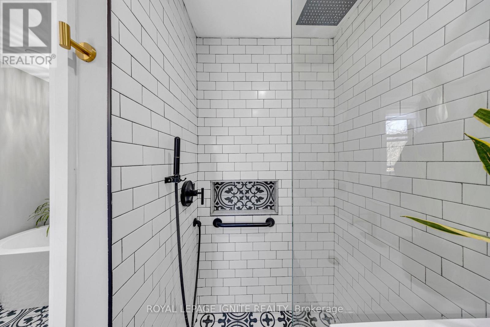 101 Gibbons Street, Oshawa, Ontario  L1J 4Y1 - Photo 4 - E12988622