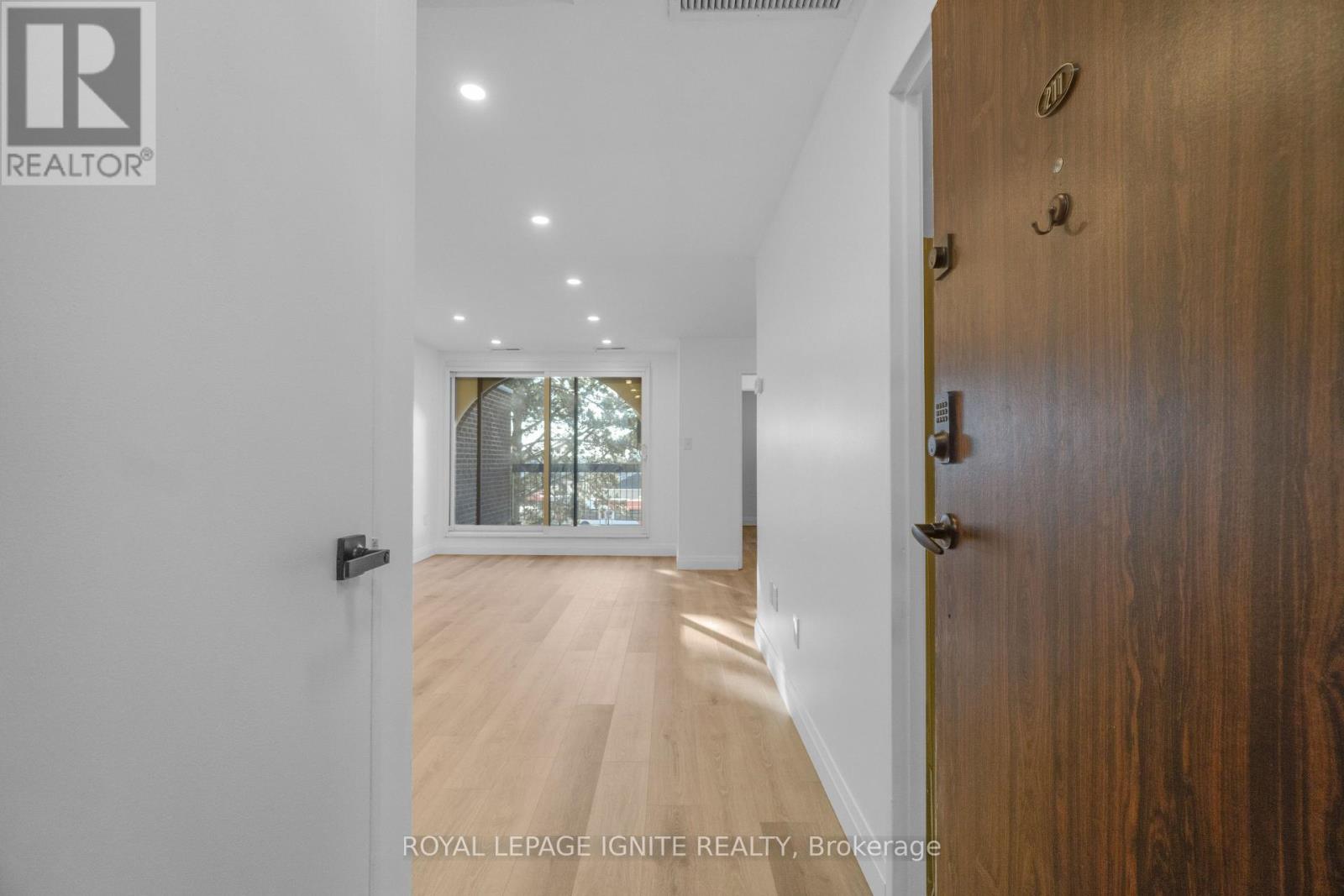 211 - 3455 Morning Star Drive, Mississauga, Ontario  L4T 3T9 - Photo 8 - W12988612