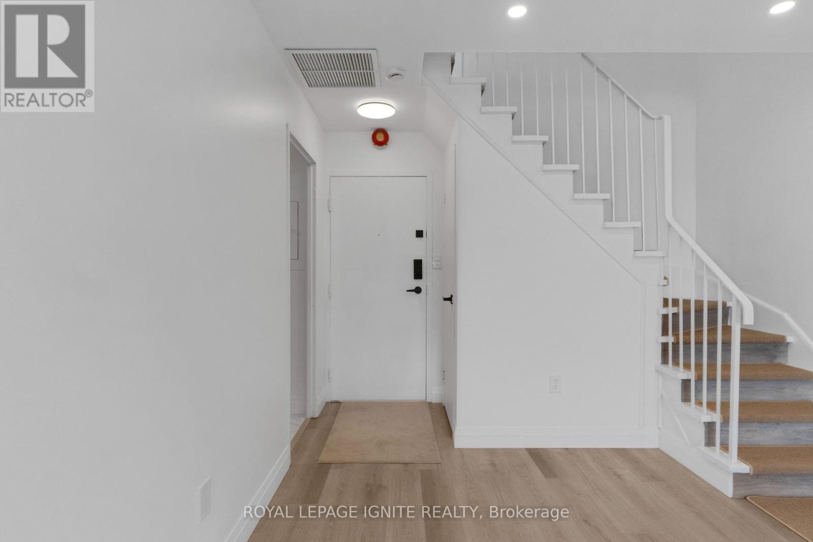 211 - 3455 Morning Star Drive, Mississauga, Ontario  L4T 3T9 - Photo 9 - W12988612