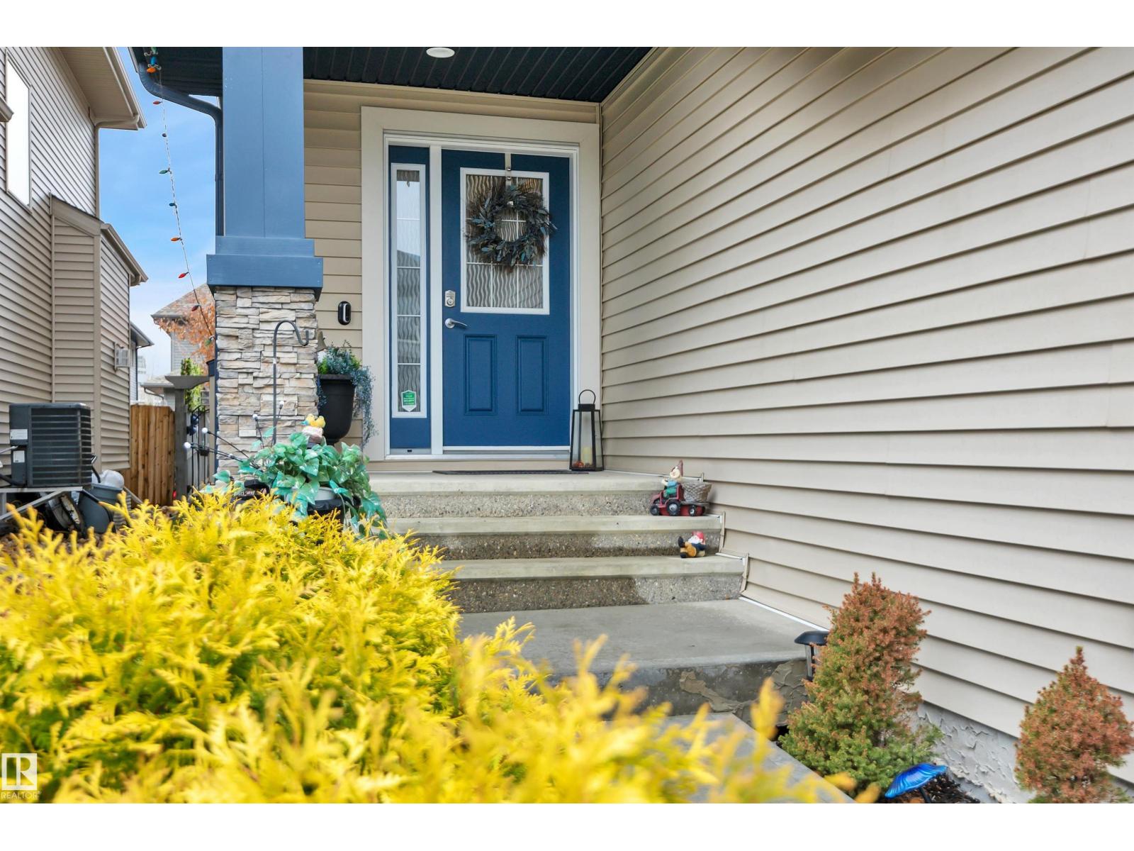 1958 Ainslie Link Sw, Edmonton, Alberta  T6W 2L9 - Photo 2 - E4471338