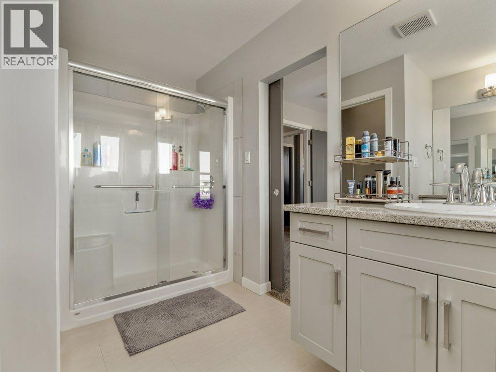 102 Blackwolf Bay N, Lethbridge, Alberta  T1H 7E9 - Photo 32 - A2281852