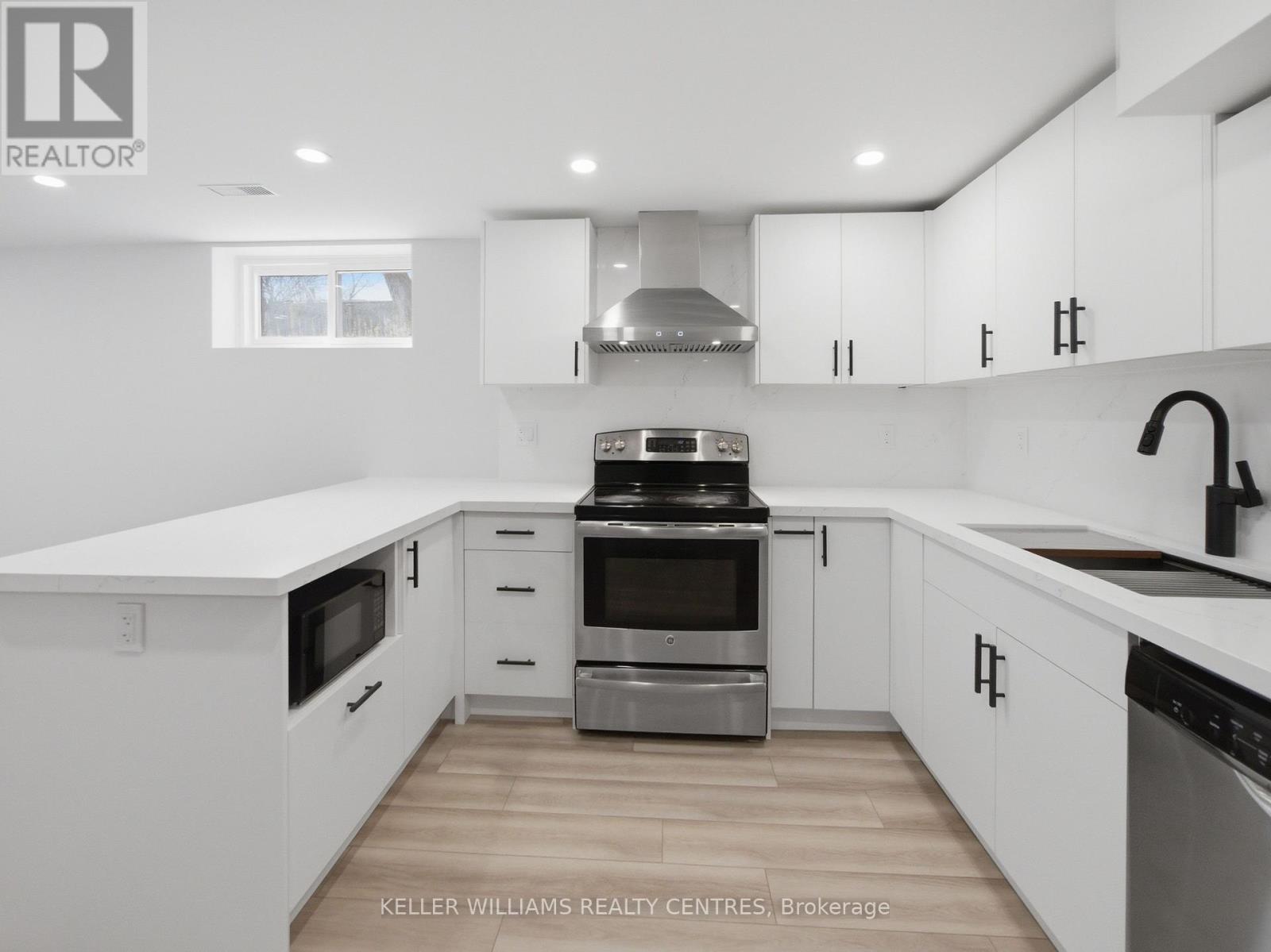 B - 88 Townsend Avenue, Bradford West Gwillimbury, Ontario  L3Z 1Y1 - Photo 10 - N12988632