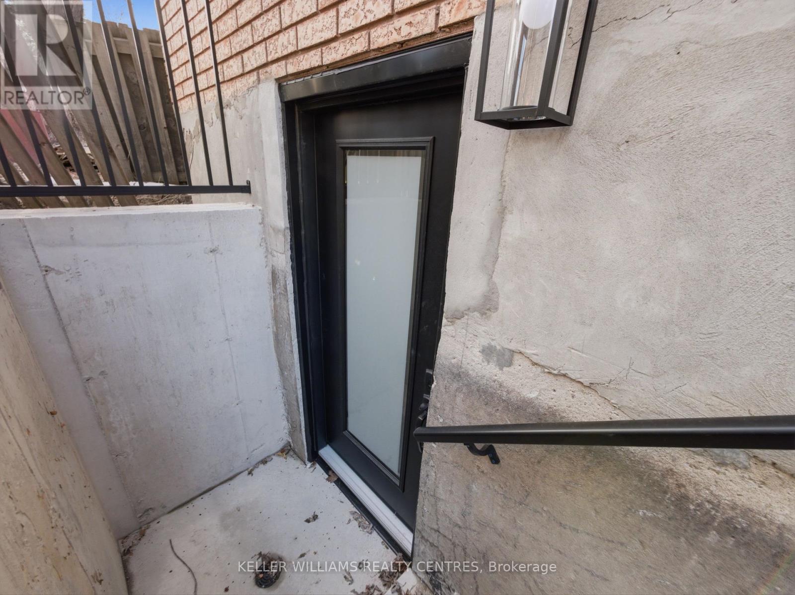 B - 88 Townsend Avenue, Bradford West Gwillimbury, Ontario  L3Z 1Y1 - Photo 6 - N12988632