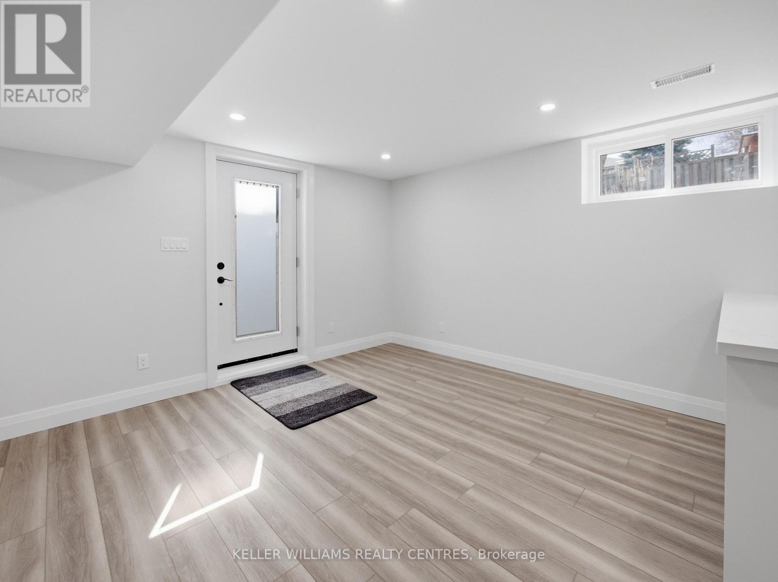 B - 88 Townsend Avenue, Bradford West Gwillimbury, Ontario  L3Z 1Y1 - Photo 7 - N12988632