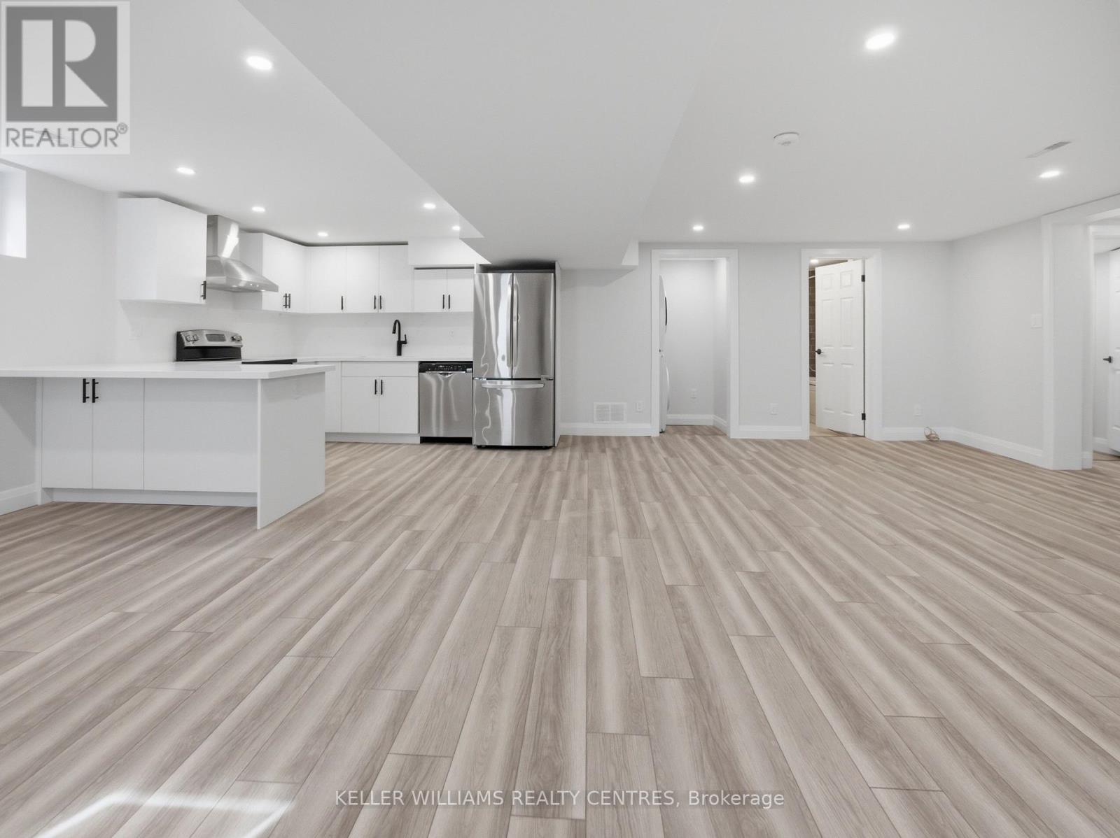 B - 88 Townsend Avenue, Bradford West Gwillimbury, Ontario  L3Z 1Y1 - Photo 8 - N12988632