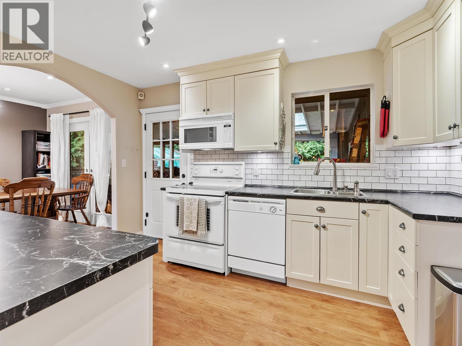 4921 44A AVENUE, Delta, British Columbia