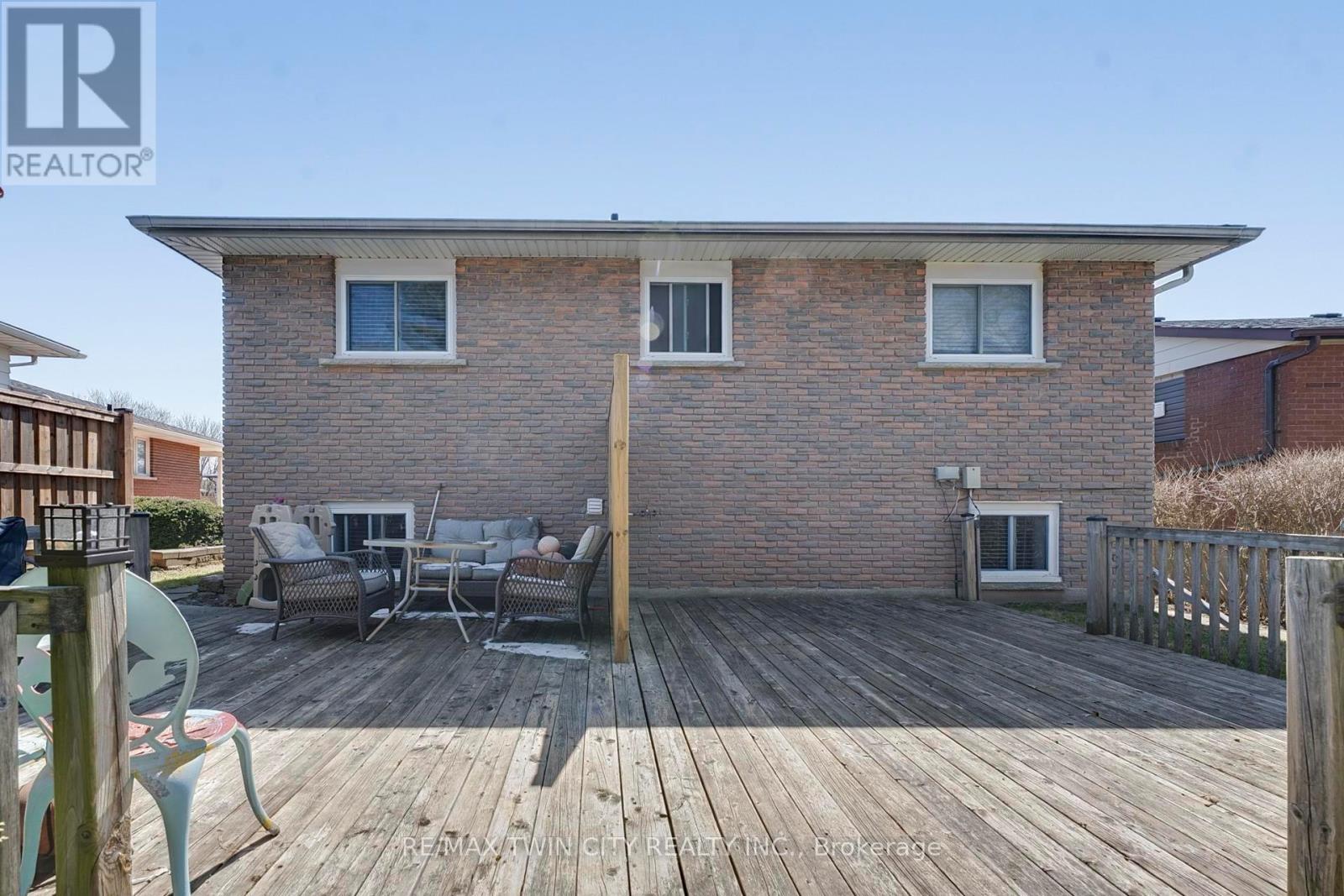 228 Holborn Drive, Kitchener, Ontario  N2A 2E8 - Photo 31 - X12977888