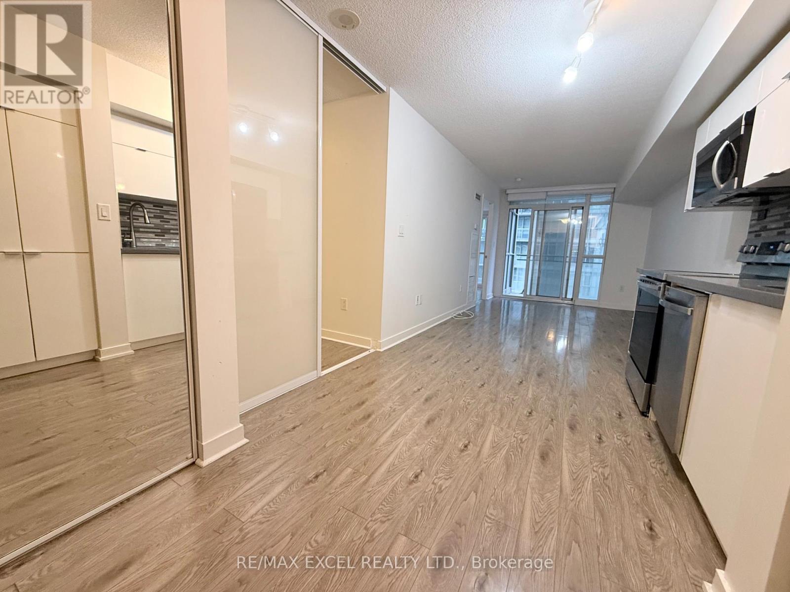 628 - 21 Iceboat Terrace, Toronto, Ontario  M5V 4A9 - Photo 2 - C12988396