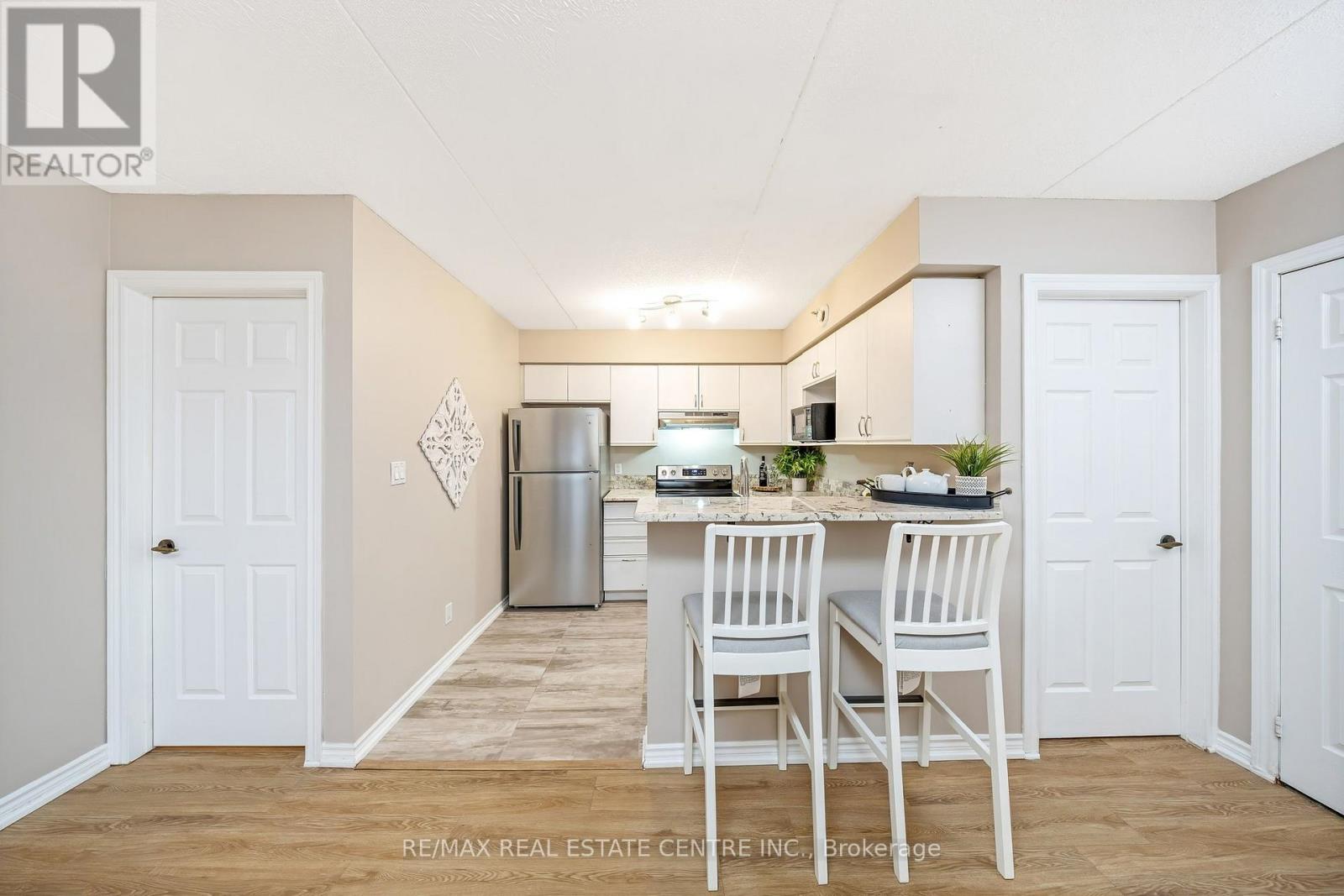 308 - 4025 Kilmer Drive, Burlington, Ontario  L7M 4M5 - Photo 15 - W12875072