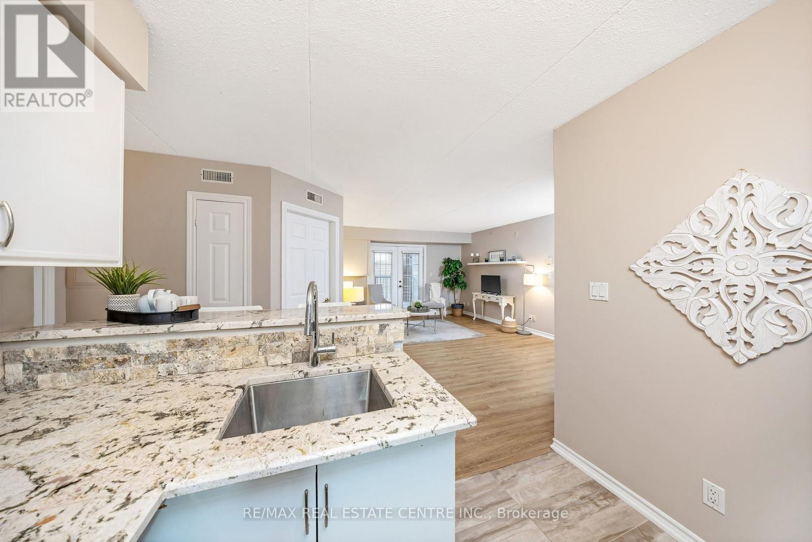 308 - 4025 Kilmer Drive, Burlington, Ontario  L7M 4M5 - Photo 17 - W12875072