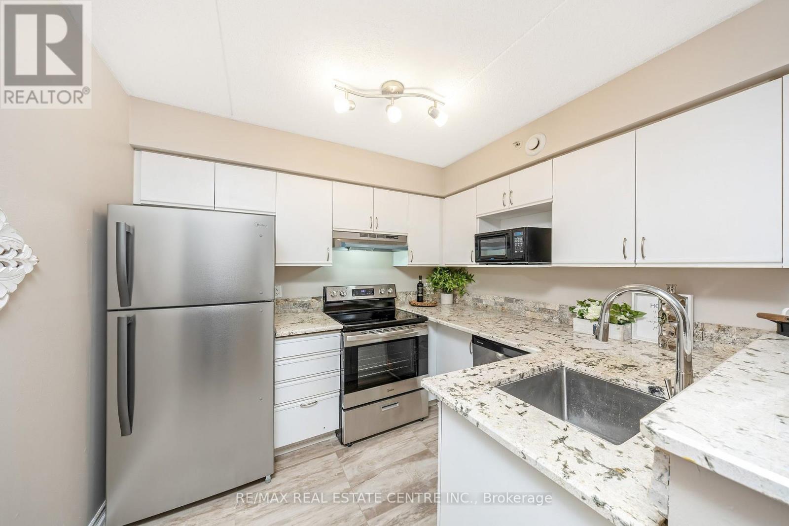 308 - 4025 Kilmer Drive, Burlington, Ontario  L7M 4M5 - Photo 7 - W12875072