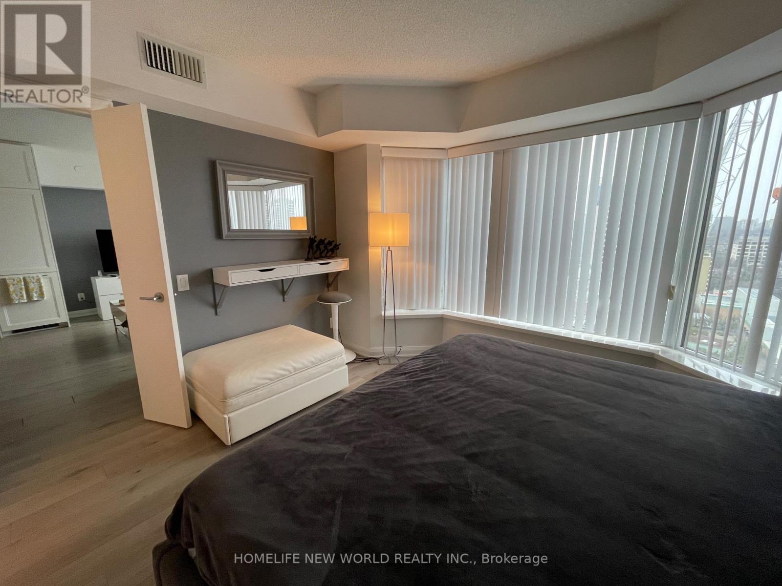 1703 - 155 Yorkville Avenue, Toronto, Ontario  M5R 1C4 - Photo 11 - C12988640