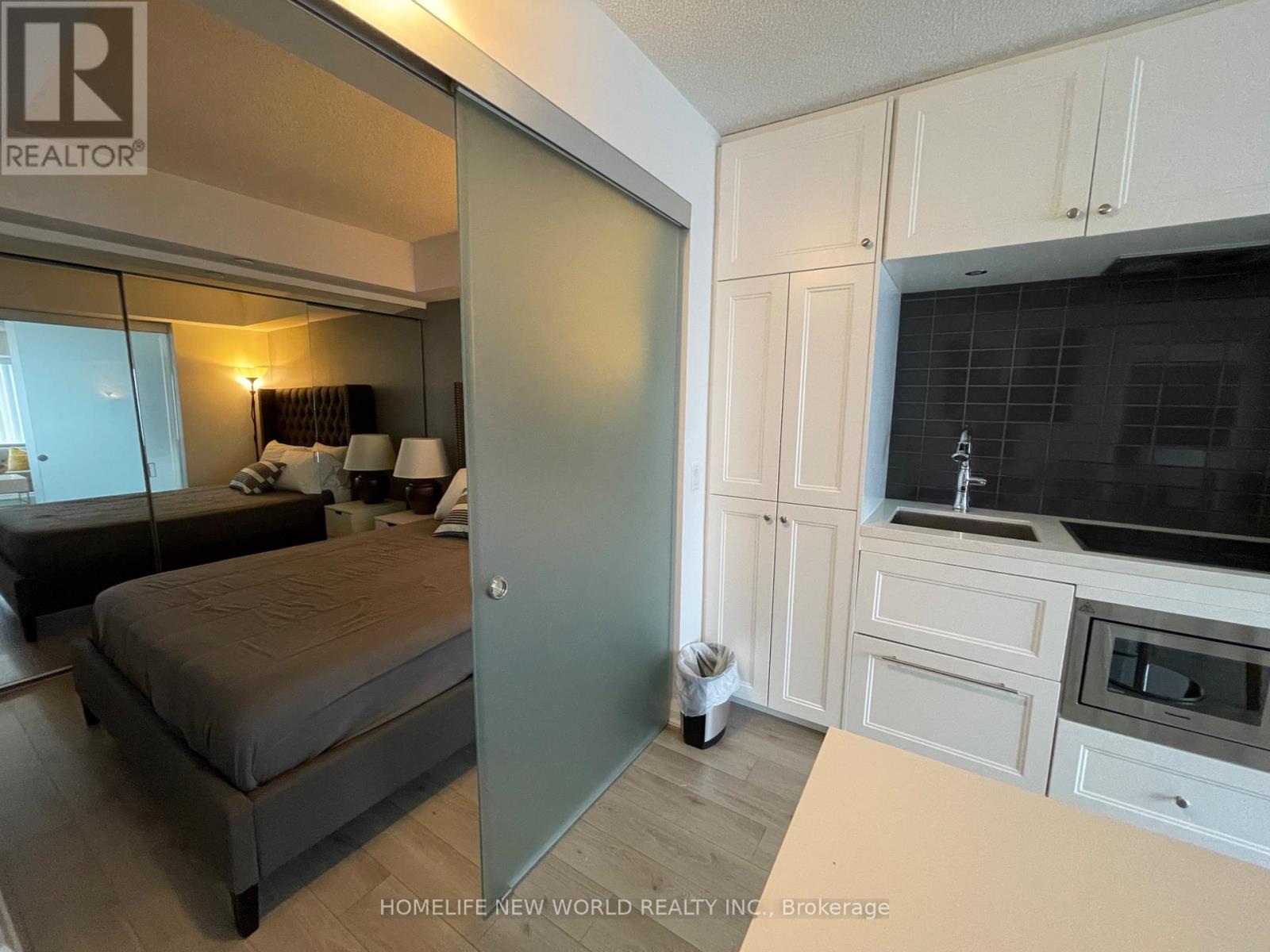 1703 - 155 Yorkville Avenue, Toronto, Ontario  M5R 1C4 - Photo 8 - C12988640